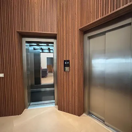 1 Bedroom 1330 Apartment *