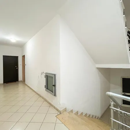 1 Bedroom 1330 Apartment