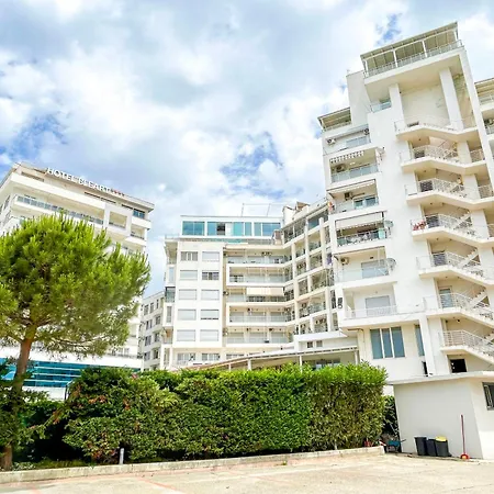 1 Bedroom 1330