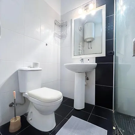1 Bedroom 1330 Apartment