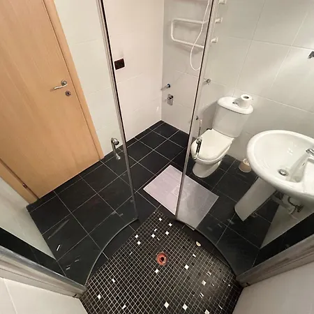 Apartment 1 Bedroom 1330 *