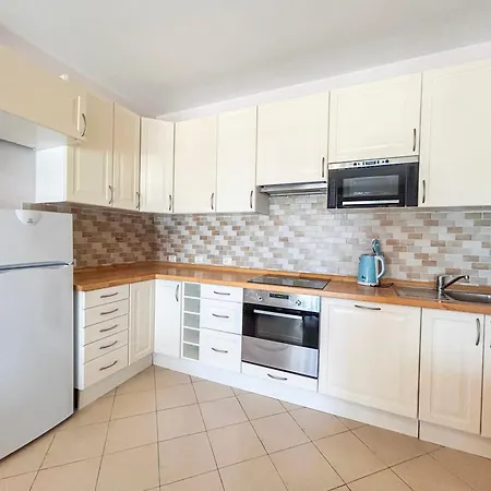 1 Bedroom 1330