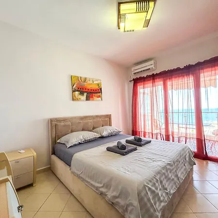 1 Bedroom 1330 *