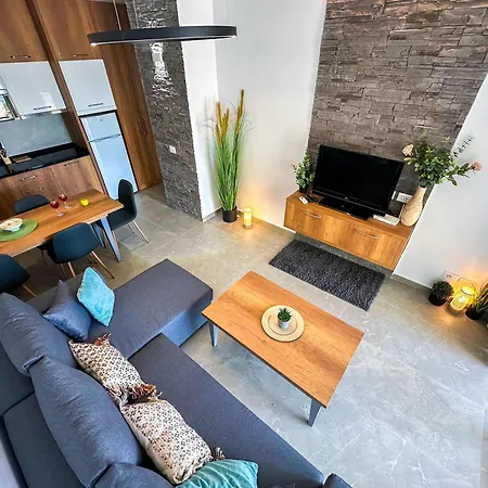 1 Bedroom 1330 *