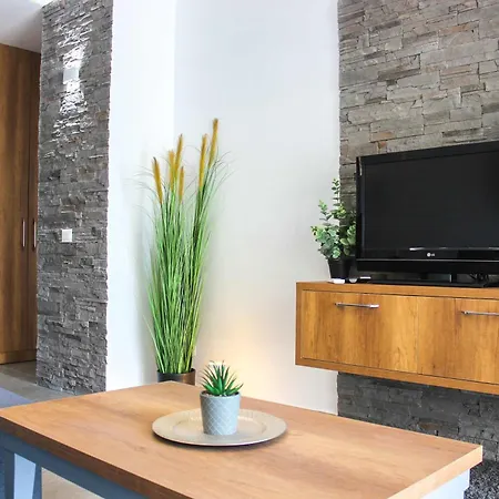 1 Bedroom 1330 Apartment *