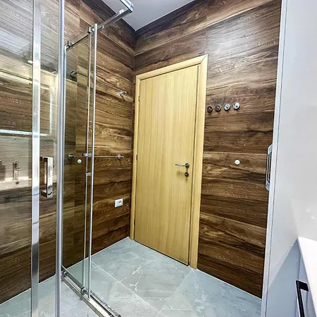 1 Bedroom 1330 * Durrës
