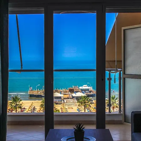 1 Bedroom 1330
